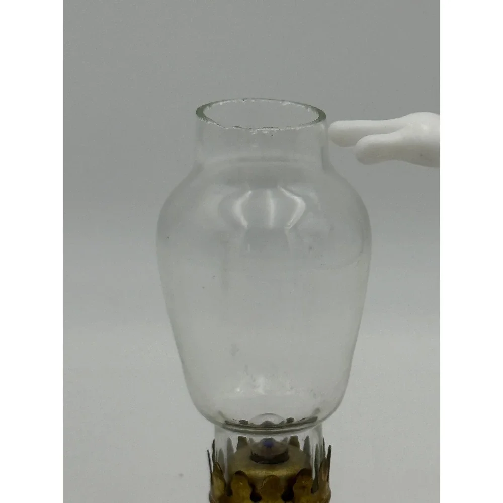 Vintage Brass Battery Operated Hurricane Lamp Portable Glass Chimney Lantern